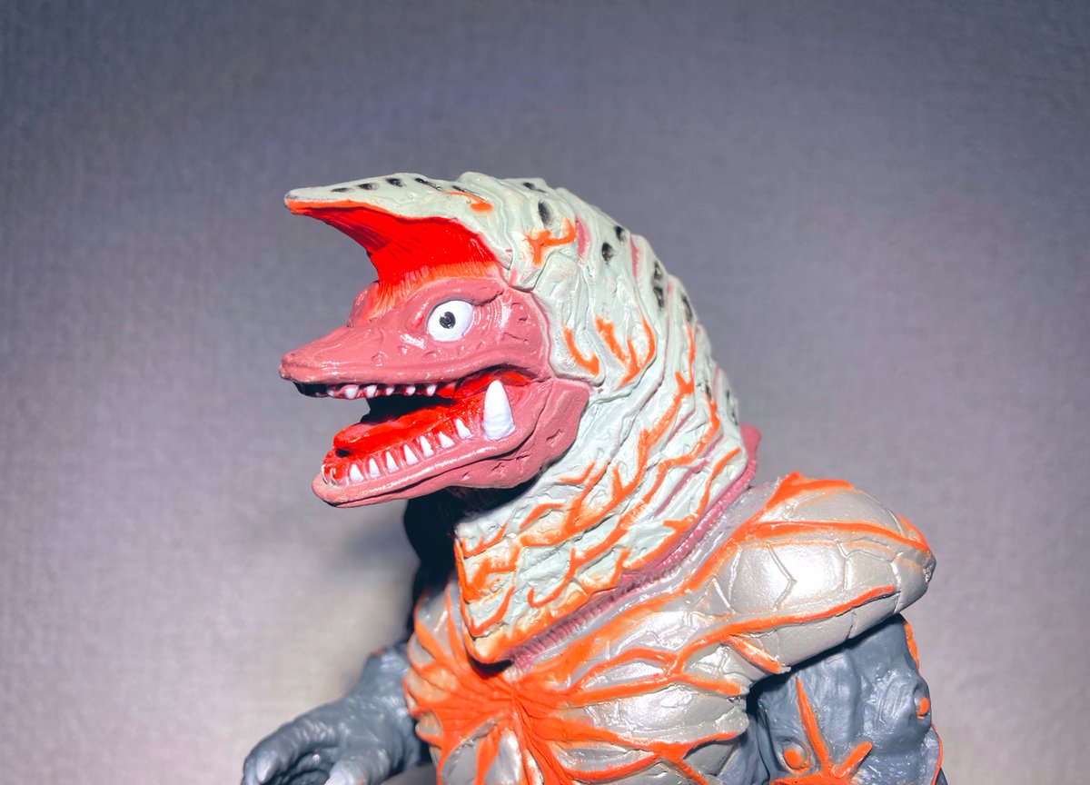 SGSウルトラマンティガパワータイプvsゴルザ強化型」というセット限定