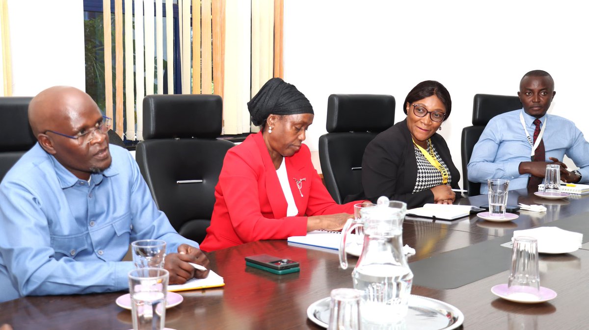 KNCHR tweet media