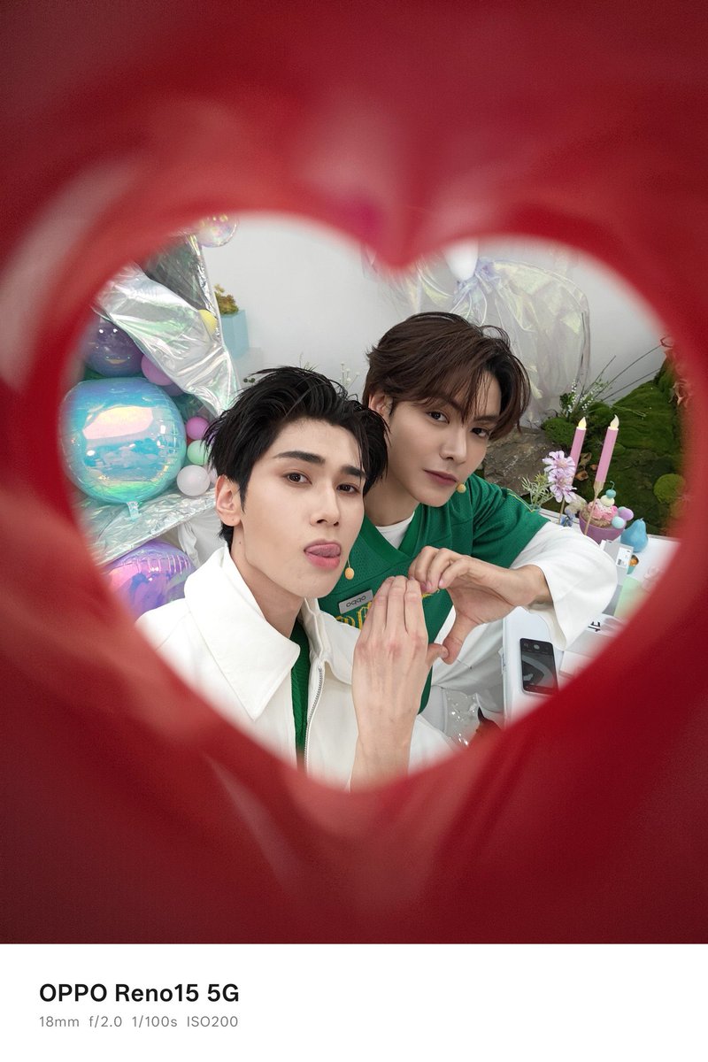 JoongDunk's live unboxing is giving me major tech heartbeats and