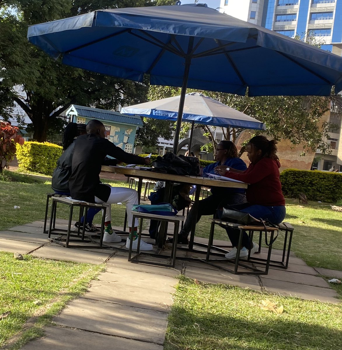_njokiii's tweet photo. Getting together with your peers outside your study brackets from time to time helps keep your mental health steady in campus#therealandthereality#mentalhealth#studentwellness#uonbi#weareUoN https://t.co/6X9iAyb2fb