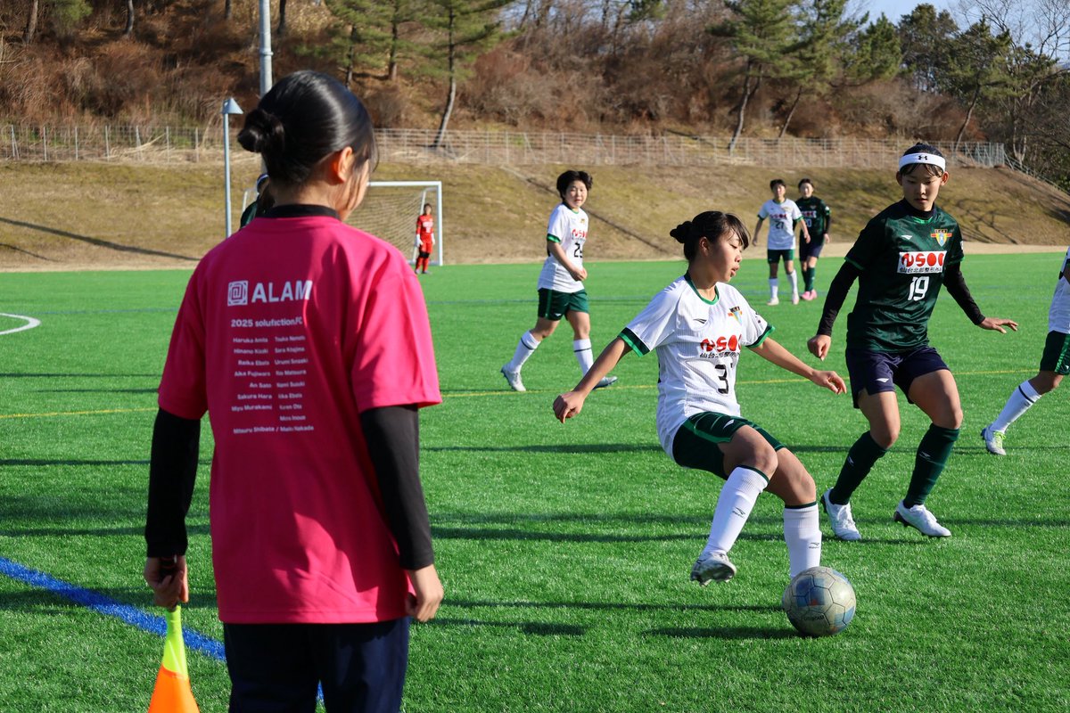 solufaction_FC's tweet photo. MIYAGIDAIHATSU CUP U18で副審を実践。
中学生は全員4級審判の資格を取得しています。

1つ上のカテゴリーを間近でみて、何を感じたのでしょうか… https://t.co/a7LoBZpDaO