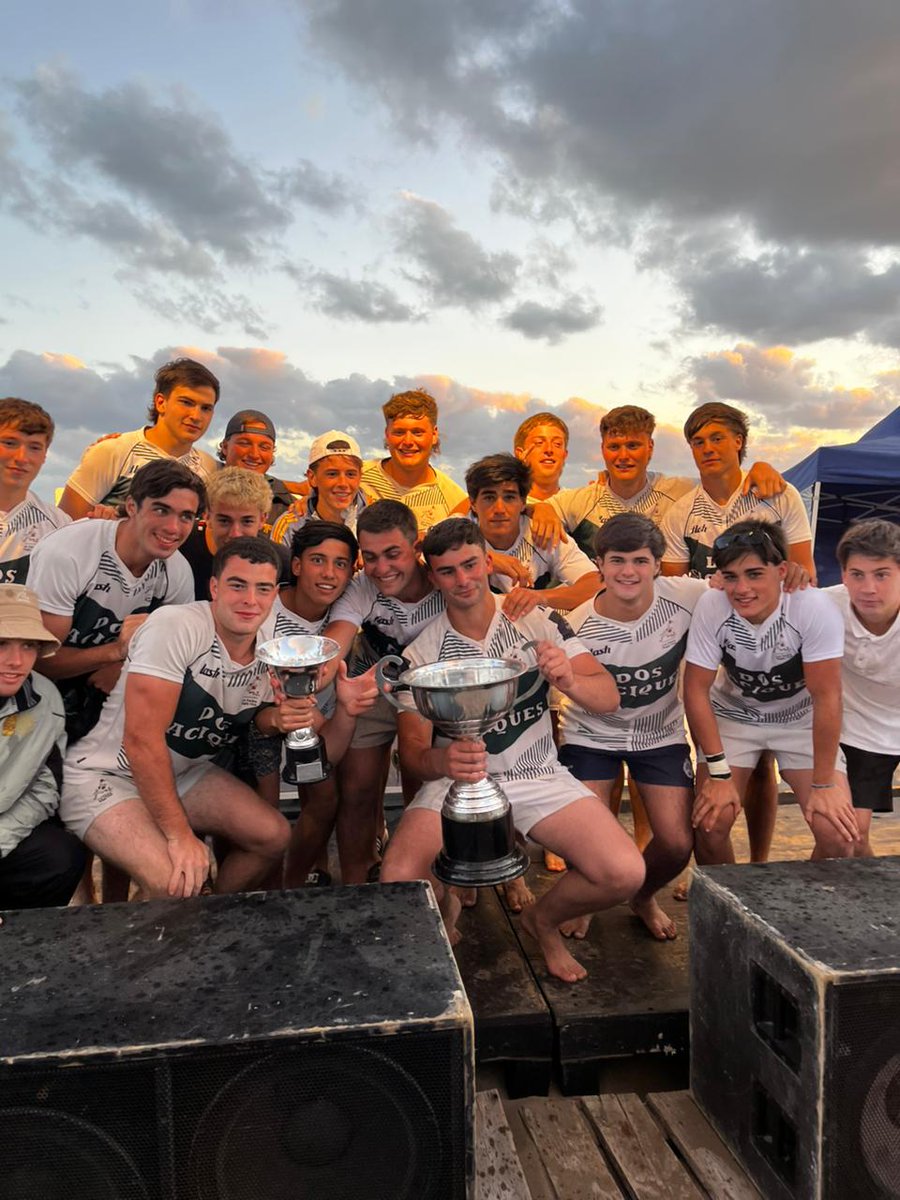 #Rugby 🏉 Claromecó🇦🇷

En una final muy pareja y de gran nivel, “Marisco Athletic” combinado de jugadores de #LosCardos venció por 14/5 a “La Manteca no es pal Gato” (#ClubLos50 de Tandil) y se alzó con la Copa de Oro en el 31° Seven Playero en el sur bonaerense