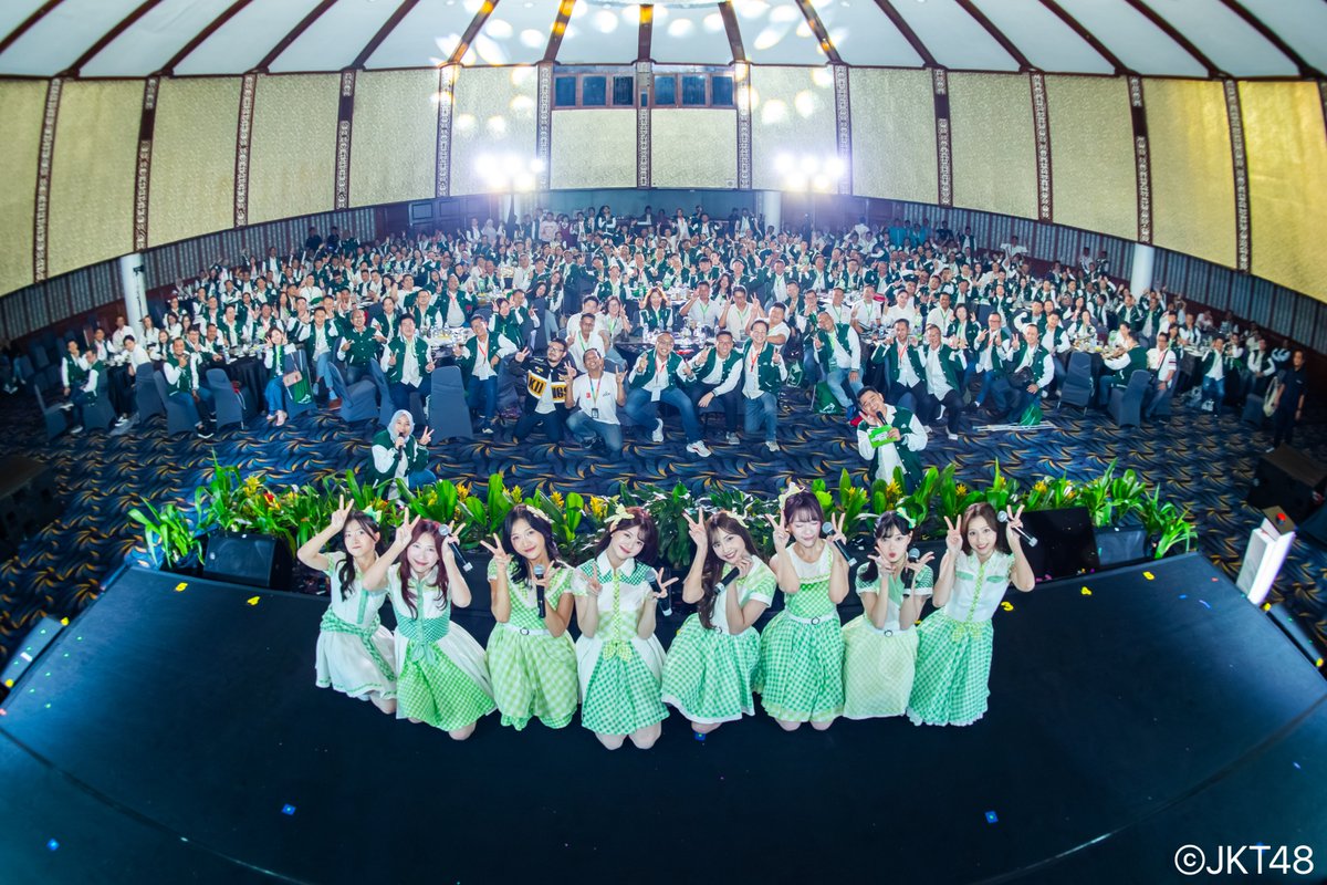 Thank you so much PT DUA KELINCI yang sudah mengundang JKT48 di acara DUA KELINCI National Sales Conference 2026! 🎉🐇

Semoga tahun ini senantiasa membawa kesuksesan dan keberhasilan buat semuanya ya!✨ 

Pantau terus gebrakan seru lainnya dari SUKRO OVEN x JKT48, Renyahnya