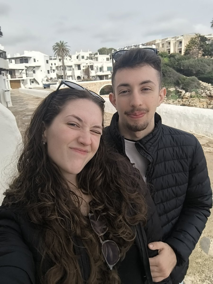 Davitron4 tweet media