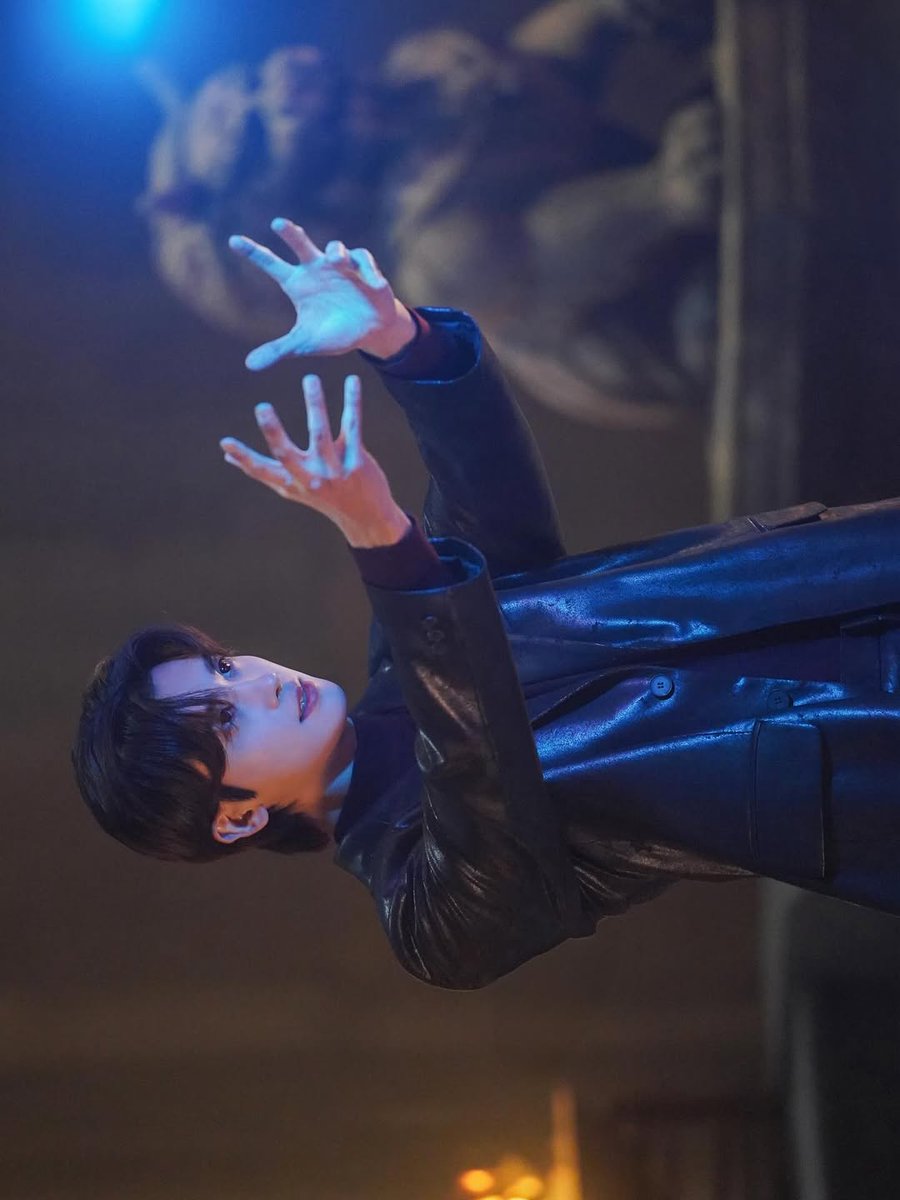 AuriPHS91's tweet photo. Ogwi 🐦⬛
Ogwi vuelve de nuevo #Twelve2 #Twelve
#ParkHyungSik #박형식 #Ogwi https://t.co/hAsCDQHxuV