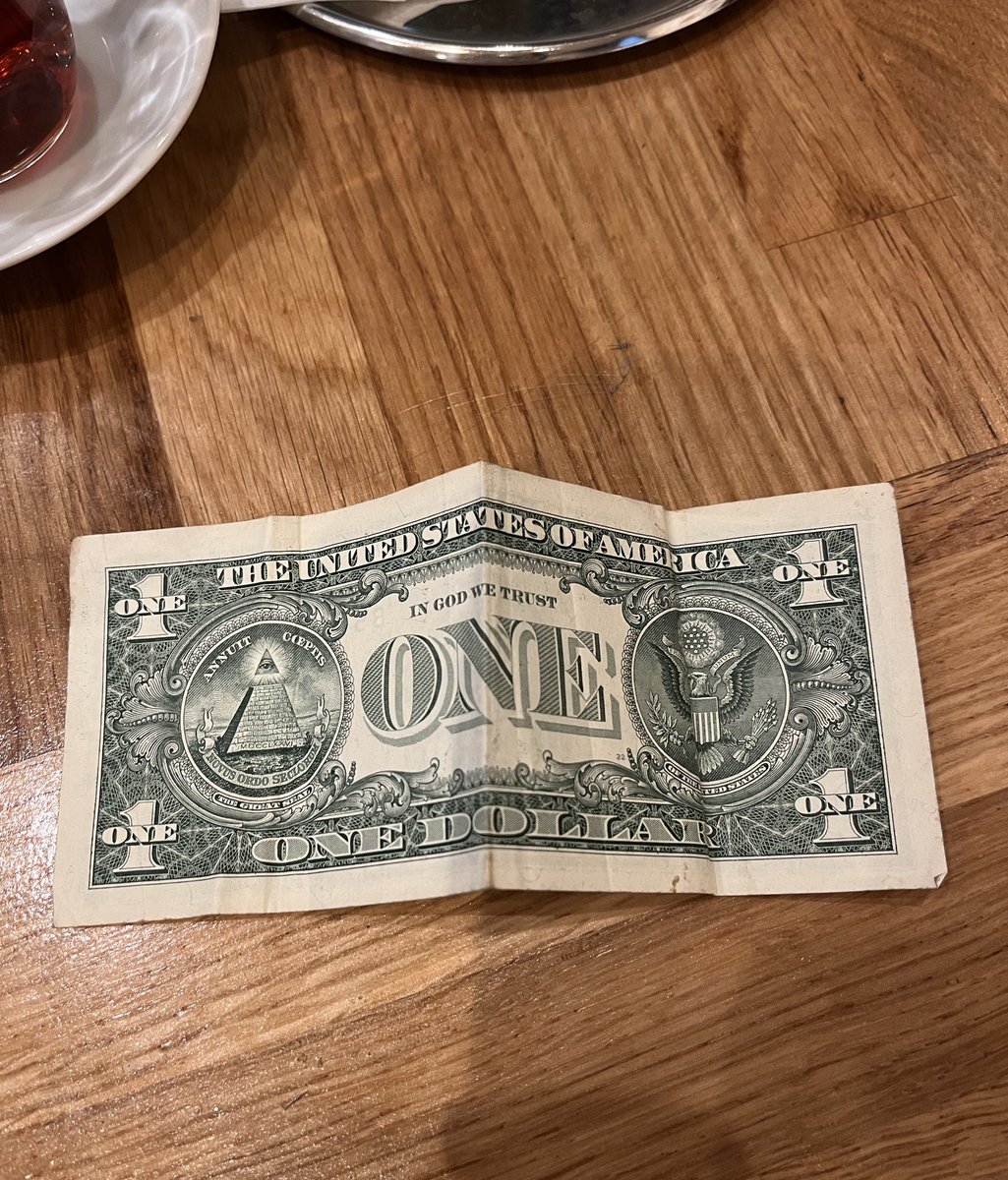 arkadaşım uğur parası olsun diye 1 dolar verdi (40 tl kardayız)