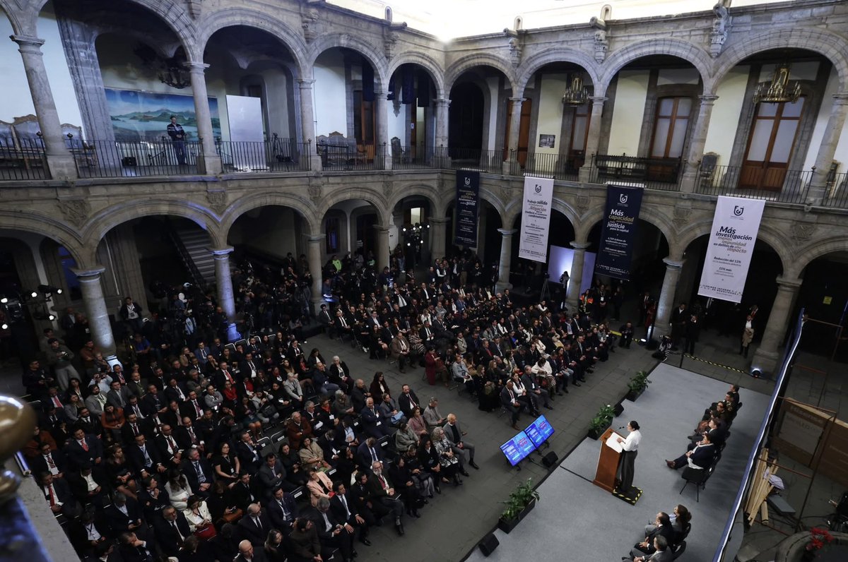 MoraVCarlos's tweet photo. Gracias por la invitación al Comité Penal y Seguridad de la Asociación Nacional de Abogados de Empresa (ANADE), en el primer informe de trabajo de la Fiscalía General de Justicia de Ciudad de México.
Gracias a la Fiscal General, Mtra. Bertha Alcalde Luján y a todo su equipo. https://t.co/ZR20vM1wo4