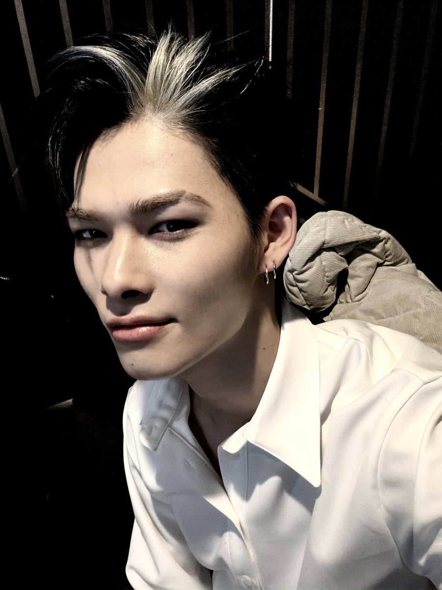 Nikip's tweet image. How was your weekend? Hope you’re doing well. Back to Monster—day, time to get productive again. I’m so ready for the next #Knife comeback promotion. Please keep streaming, ENGENE!