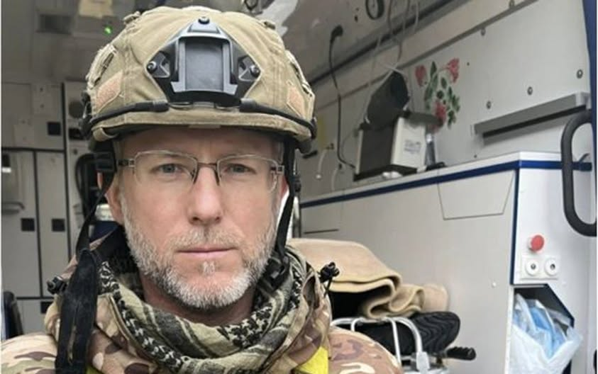 «УКРАЇНСЬКА НАЦІЯ СТАЛА ПОПЕРЕК ГОРЛА СВІТУ…»
Муфтій Духовного управління мусульман України «Умма» Саїд Ісмагілов, який захищає Україну, впевнений, що ніякі мирні угоди не наблизять Україну до миру. Путін не відмовиться від плану знищити Україну й українців.
Але шанс на