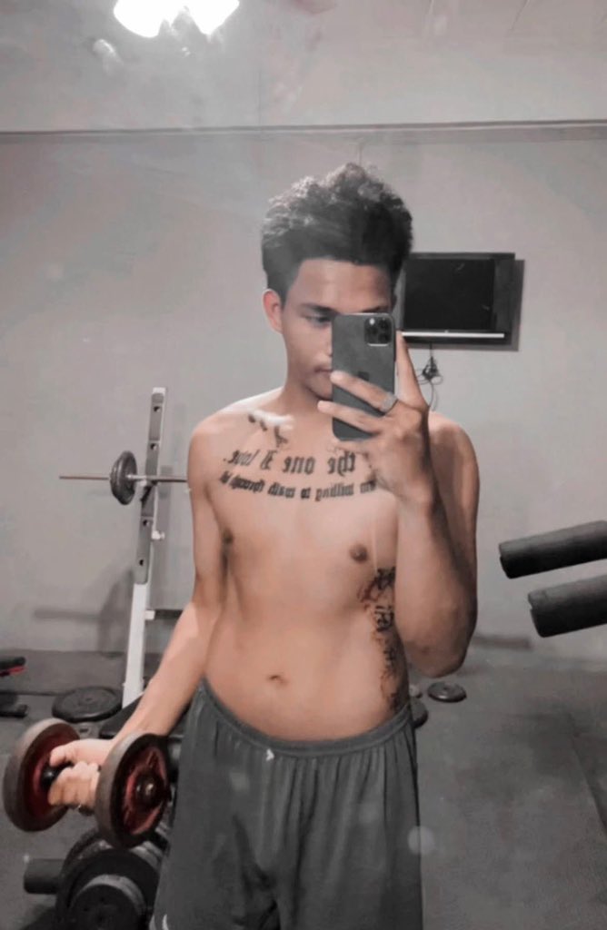 สวัสดีค้าบ เบท อายุ19 ชายแท้ครับ🙏🏻
 รับงานนวดออยล์ งานเอนเตอร์เทน เอ็นดื่ม เอนแรง เต็มใจบริการทุกเพศ นวดดี ดูแลดี รีวิวแน่นครับ🤘🏼
ผมอยู่อ่อนนุช เดินทางได้ทั่ว กทม.-ปริมณฑล ครับ 
(ฟรีค่าเดินทางในละแวก9กิโลครับ🙏🏻)
#หมอนวดชายแท้ #หมอนวดชาย