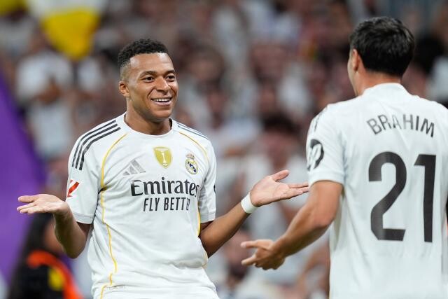 lequipe's tweet photo. Kylian Mbappé à propos de Brahim Diaz, auteur d'une panenka manquée en finale de la CAN : « Il doit être dans un état pas possible »
➡️ https://t.co/Q4l9p109KN https://t.co/2D65HsCJXH