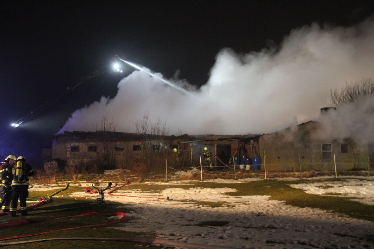 Neuer Beitrag online!
Brand einer leerstehenden Scheune in Gersdorf (Stadt Golßen) 
Am heutigen Tag kam es im Ortsteil Gersdorf der Stadt Golßen zu einem Brandereignis. Aus bislang ungeklärter Ursache geriet eine leerstehende Scheune in Brand. Das Gebäu...
blaulichtreport-lausitz.de/brand-einer-le…