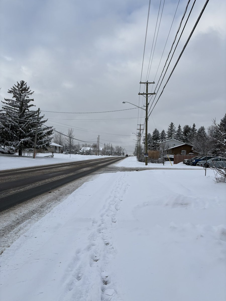 authorgurpreetd's tweet photo. #snowisback #hello #Canada https://t.co/9k8yvMPxsJ