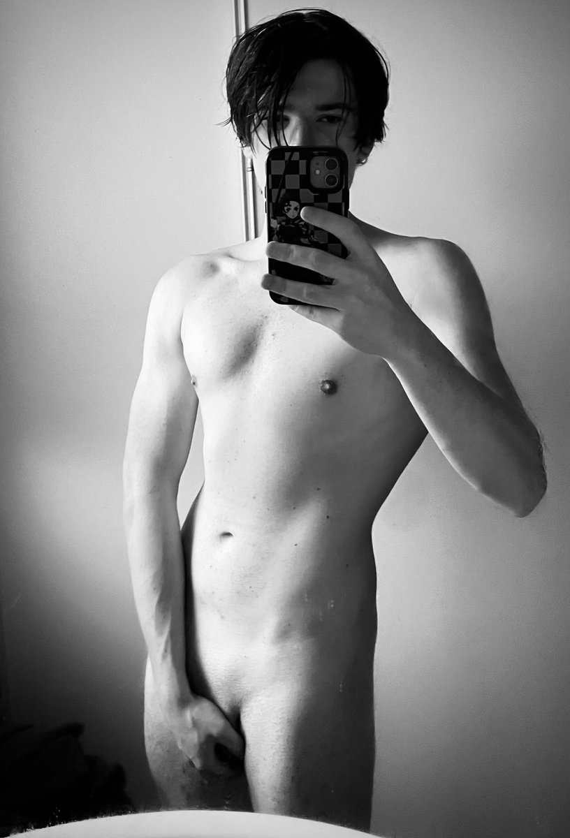 thatgoonermax's tweet photo. Back with a sfw post to tease you all 😉 https://t.co/EIdb70LX4t