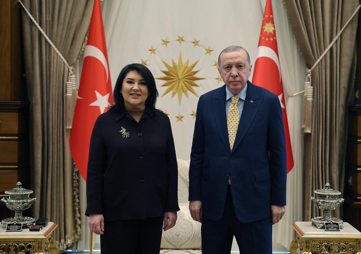Kabine Toplantısı öncesinde Sayın Cumhurbaşkanımız Recep Tayyip Erdoğan tarafından kabul edildik.

Aziz milletimizin ve gönül coğrafyamızın iradesini merkeze alan liderliğiyle Türkiye’nin bağımsız duruşunu kararlılıkla savunan; mazlumların sesi olmayı ilke edinmiş, güçlü ve