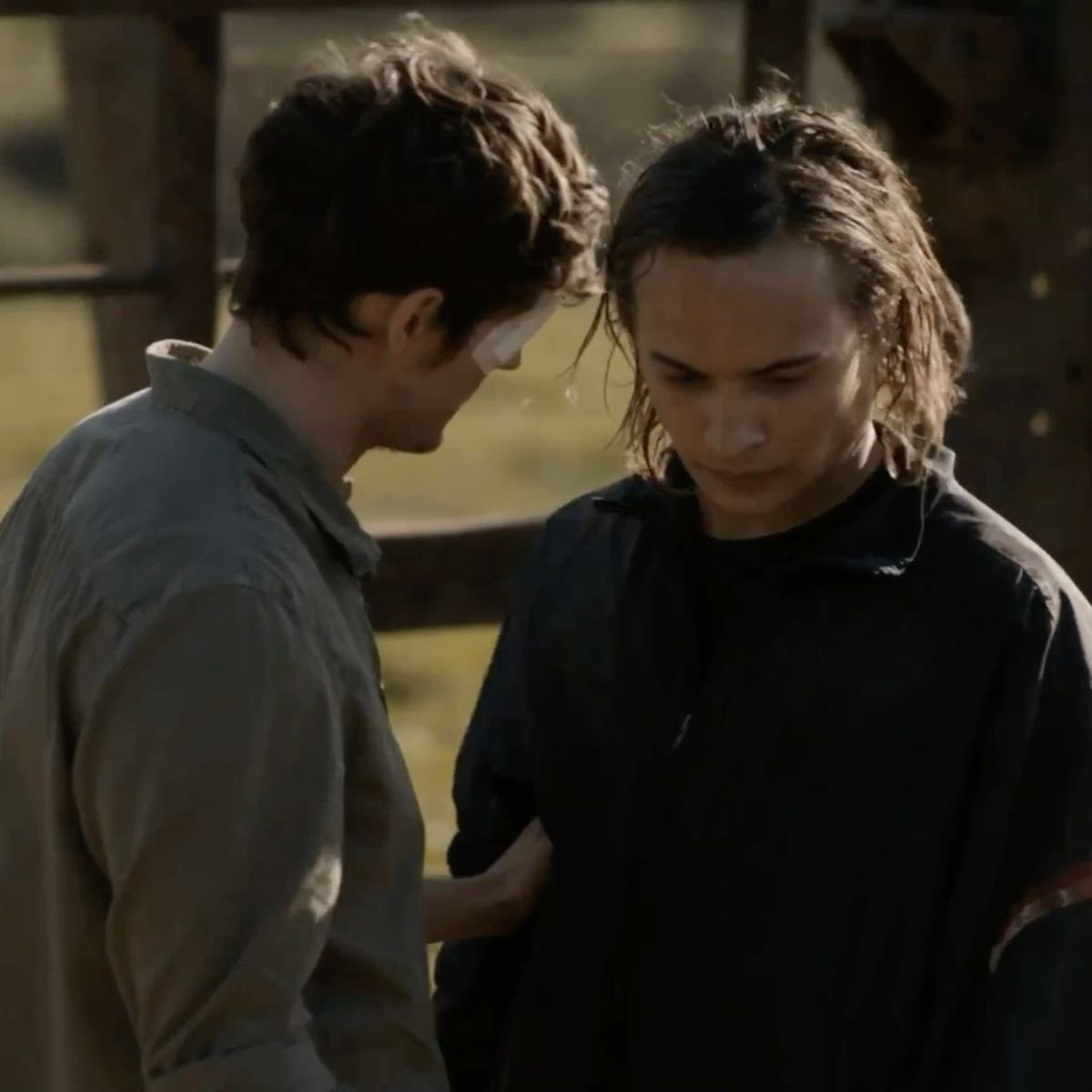 2evstar's tweet image. they definitely kissed i just cant prove it