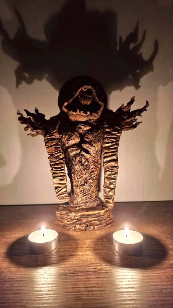 FemboyYugioh's tweet photo. God of Fear and Hunger statue 
#FearandHunger #fearandhungertermina https://t.co/VF6mIjUwen