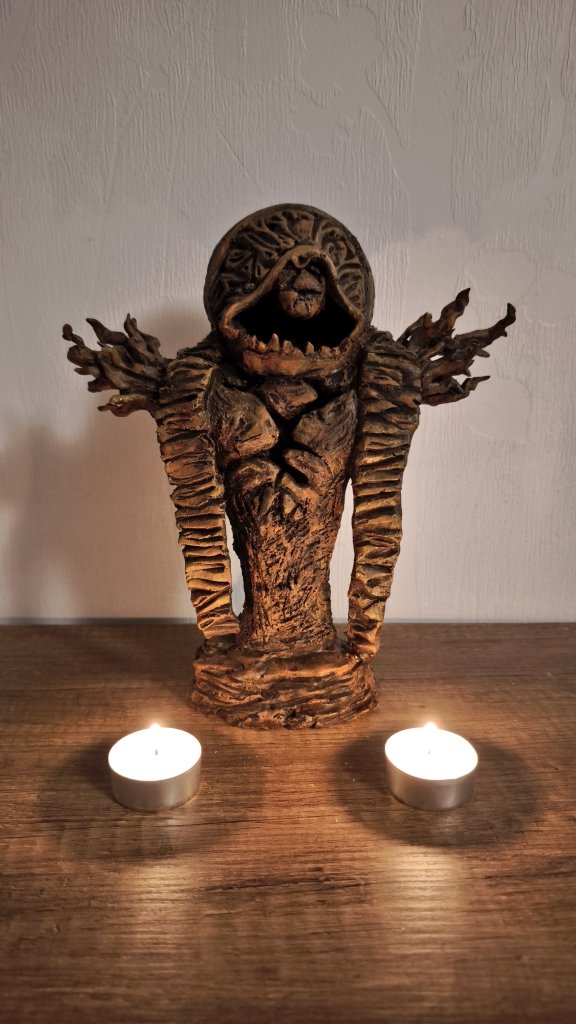 FemboyYugioh's tweet photo. God of Fear and Hunger statue 
#FearandHunger #fearandhungertermina https://t.co/VF6mIjUwen