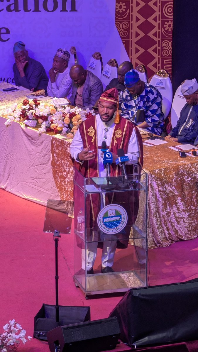 unilagfm_1031's tweet image. 56th Convocation Ceremonies:

Convocation lecture by Mr Orondaam Otto, Founder/Executive Director, Slum2school Africa.

@otto_orondaam  
@slum2school

#unilag 
#unilagconvocation 
#56thconvocation