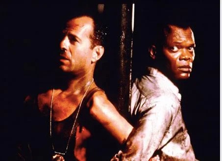 右はダイ・ハード3かな？