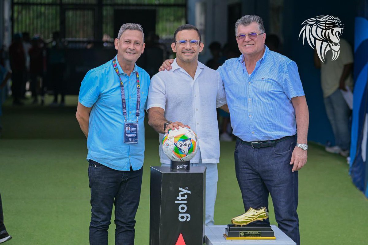 Hugo F. Kerguelen G. tweet media