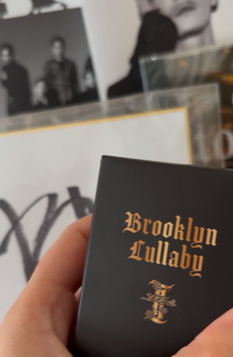 香水代行してくださり、グッズ交換やよく話してくださってたのでお会いできて嬉しかったです！落ち着いて深く推しの話できるようになりたい。
改めてありがとうございました😭

(他にもグッズ代行のお声がけいただいてたのに香水が会場でも購入可能だったの知らずお断りしてました。すみません🙇‍♀️)