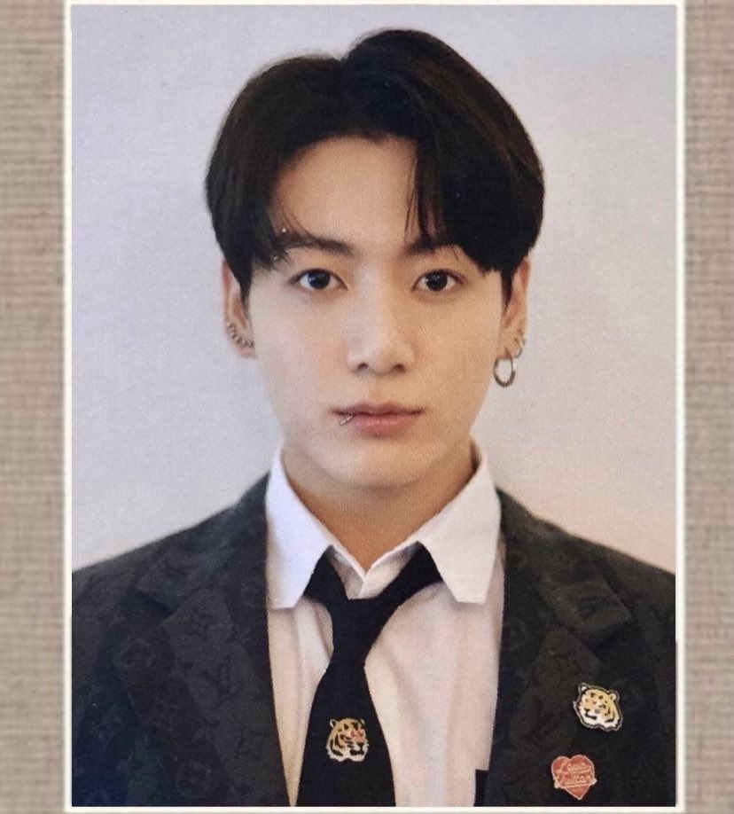 mainpopstar_'s tweet image. This is how you age when you're unproblematic