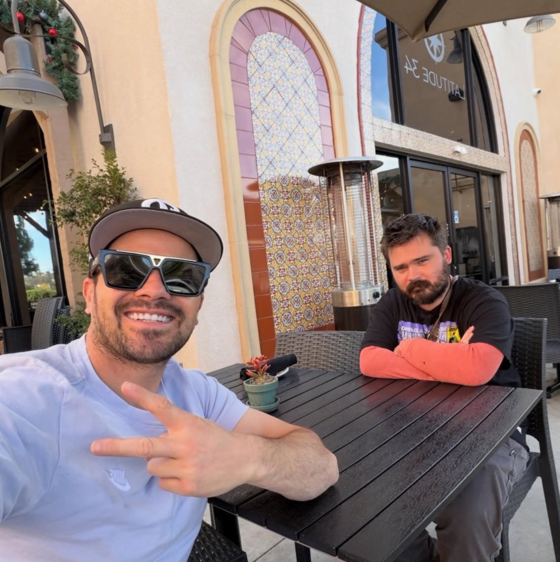SWEchoes's tweet photo. « Je viens de passer la journée avec mon frère. »

Daniel Logan (Boba Fett) et Jake Lloyd (Anakin) se sont retrouvés 🤍 https://t.co/BDVJnIcDY7