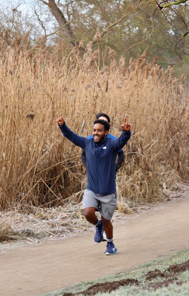 #kiesseeparkrun Ausgabe 285

🗓️ 17.01.2026
🌡️ 0️⃣ Grad Celsius ☁️
🏃‍♀️ 9️⃣1️⃣ Teilnehmende 👏
4️⃣5️⃣5️⃣ km absolviert
🦺 1️⃣3️⃣ Freiwillige 🧡
👋 1️⃣1️⃣ Erstteilnehmende am Kiessee
⏱️ 7️⃣ neue PBs 👏

📸 photos.app.goo.gl/LzLXQRexe9DQC1…

#liebeparkrun #DFYB #goettingen #loveparkrun #parkwalk