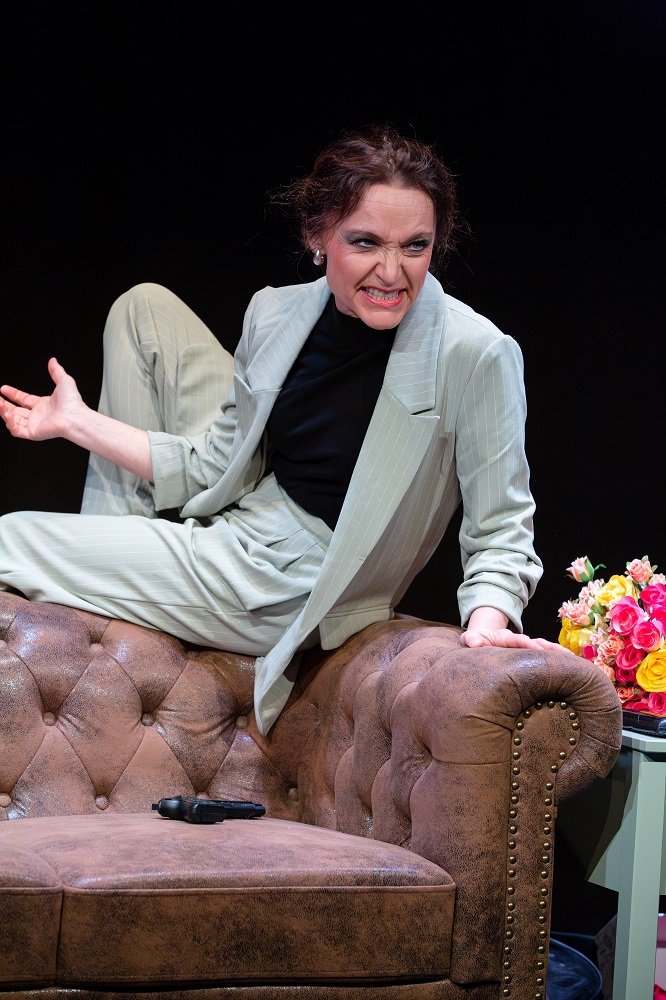 Last night was the penultimate show of my one-woman play, last is on Jan25th. When I looked into my audience, I saw a face, I hadn't seen for ca. 10 years. A dear friend surprised me by visiting my show. I almost bursted into tears but kept them back till the end and than let go.