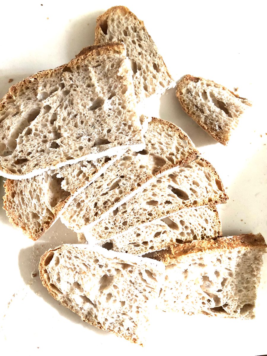 hannahkokoschka's tweet photo. #veganhour @veganhour #homemade #sourdough #liaf sliced so simple, so tasty! #fermentedfoods https://t.co/JWZPGn6eYh