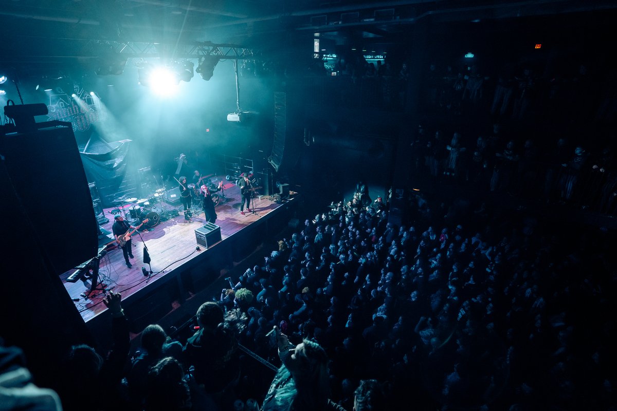 Sarah and the Safe Word tweet media