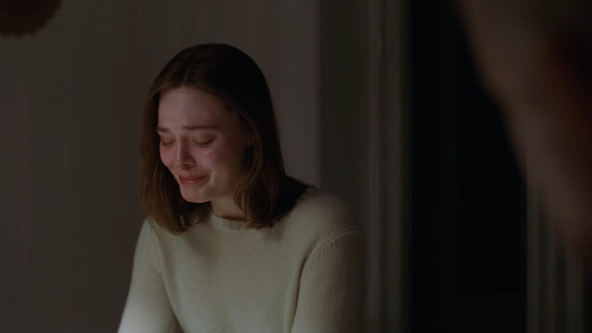 algocinefila's tweet image. Yo voy a seguir rompiendo las bolas con Marty Supreme y películas como Sentimental Value porque en plena era donde Disney o Netflix hacen películas con imágenes planas, acá se ve un hermoso trabajo de dos directores de fotografía donde componen con la luz.