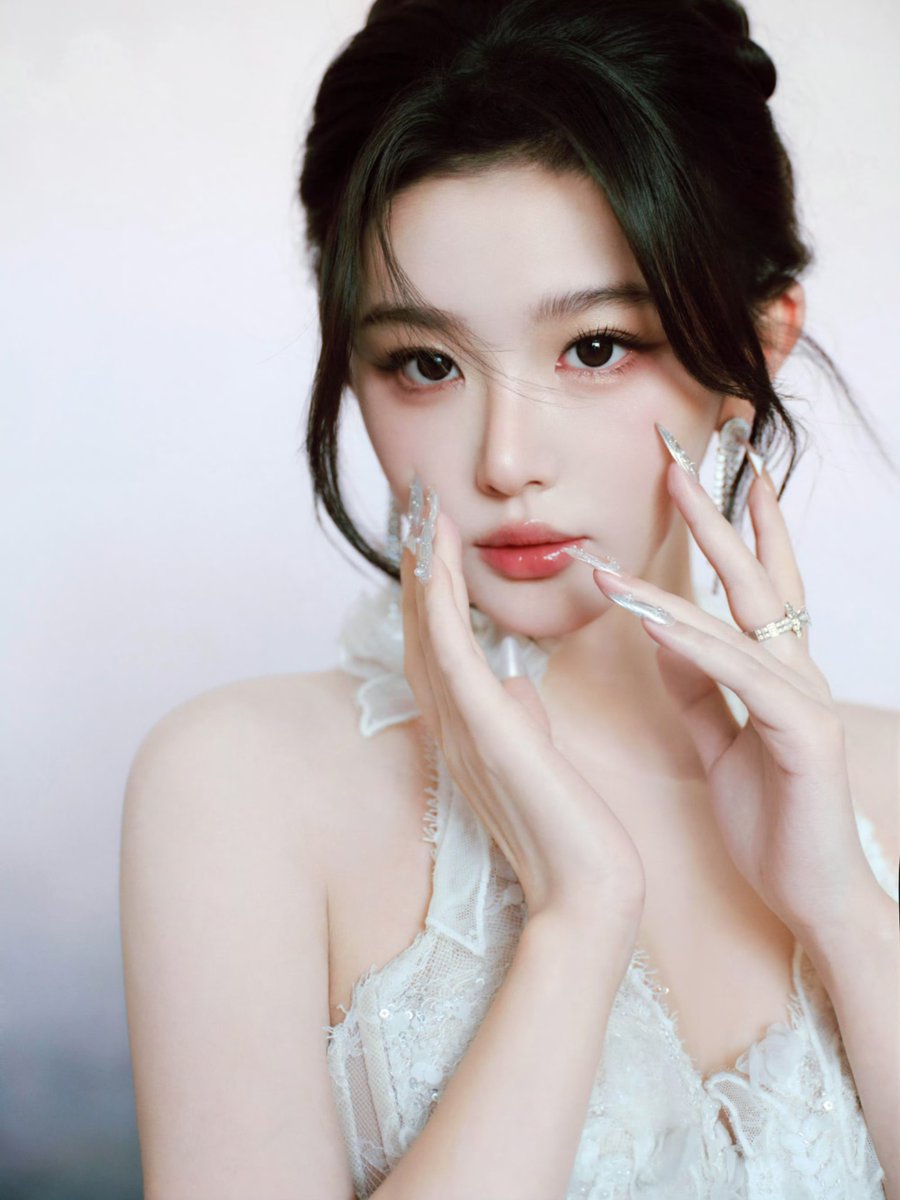 dramapotatoe's tweet image. #KongXueer for The Realm of Tomorrow Gala Night

More - weibo.com/7372106981/525…