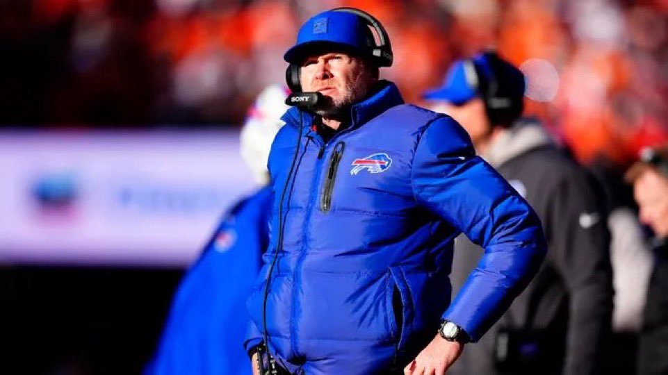 SleeperBills's tweet image. Sean McDermott’s tenure in Buffalo:

🔷9 seasons
♦️8 playoff appearances 
🔷98-50 regular-season record
♦️5 AFC East titles
🔷Ended the 18 year playoff drought 

Thank you for everything, Coach McDermott. #BillsMafia