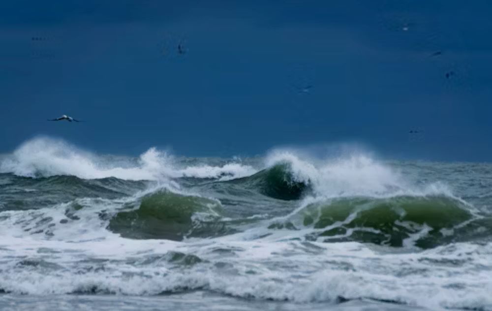 BrideIsReady's tweet image. Matthew 14:31 “. . . You of little faith," he said, "why did you doubt?"

We only need ONE WORD from God to stand on &amp;amp; we can do the miraculous!

When the storms come &amp;amp; the winds blow, it will be the one thing that will keep us standing, even standing on water!