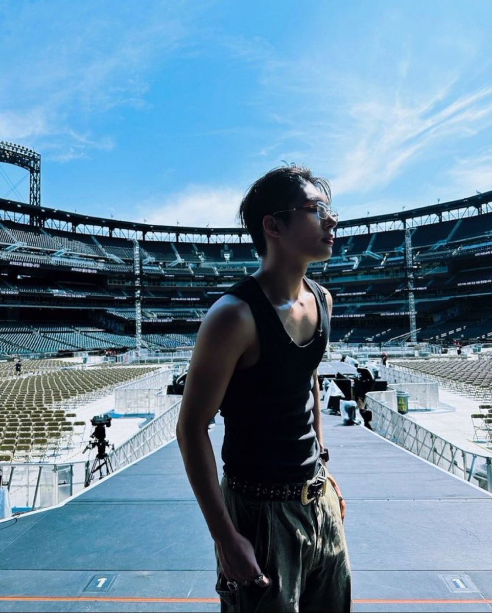 mingimangimong's tweet image. top 4 most devastating black tank top mingi moments personally ….