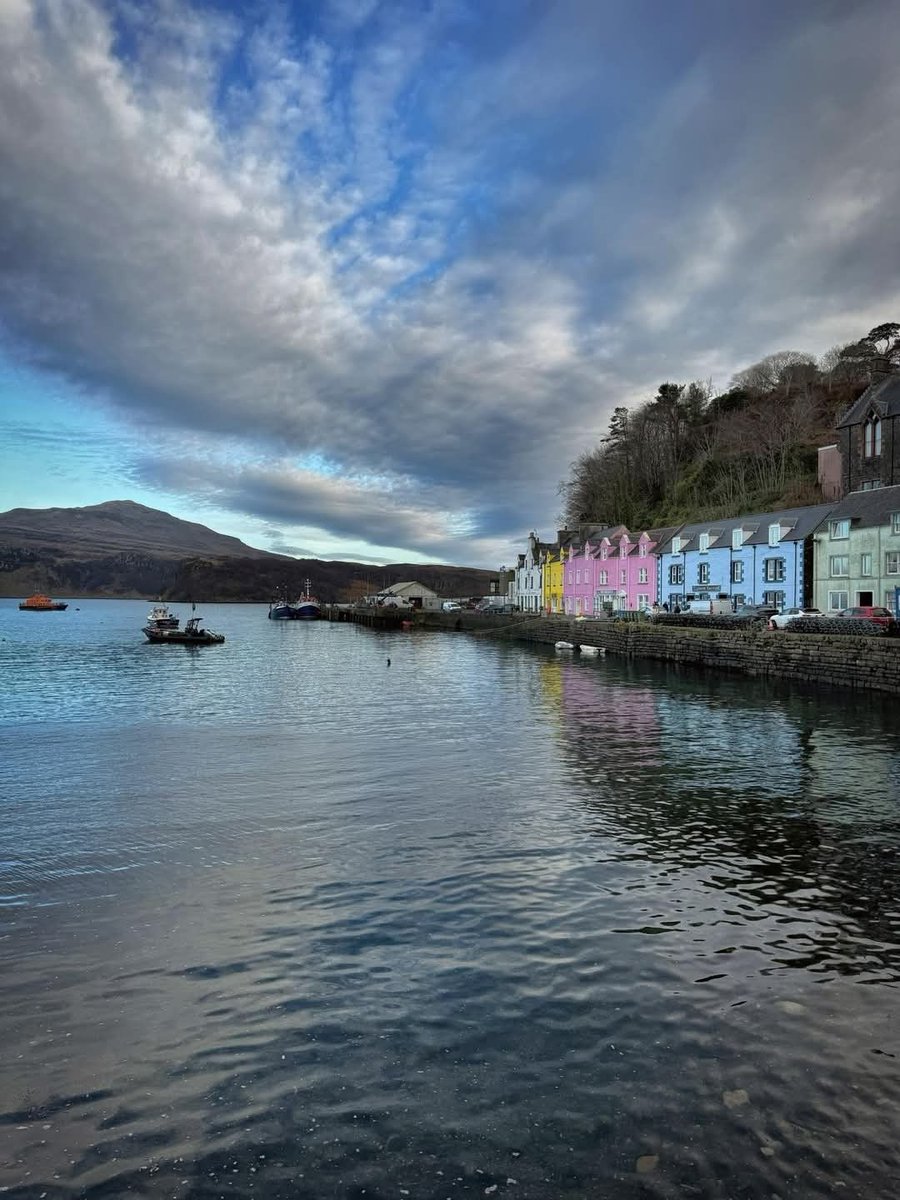 BoylanRoger's tweet photo. Portree, Isle of Skye, Scotland. https://t.co/hpYh4ABzaj