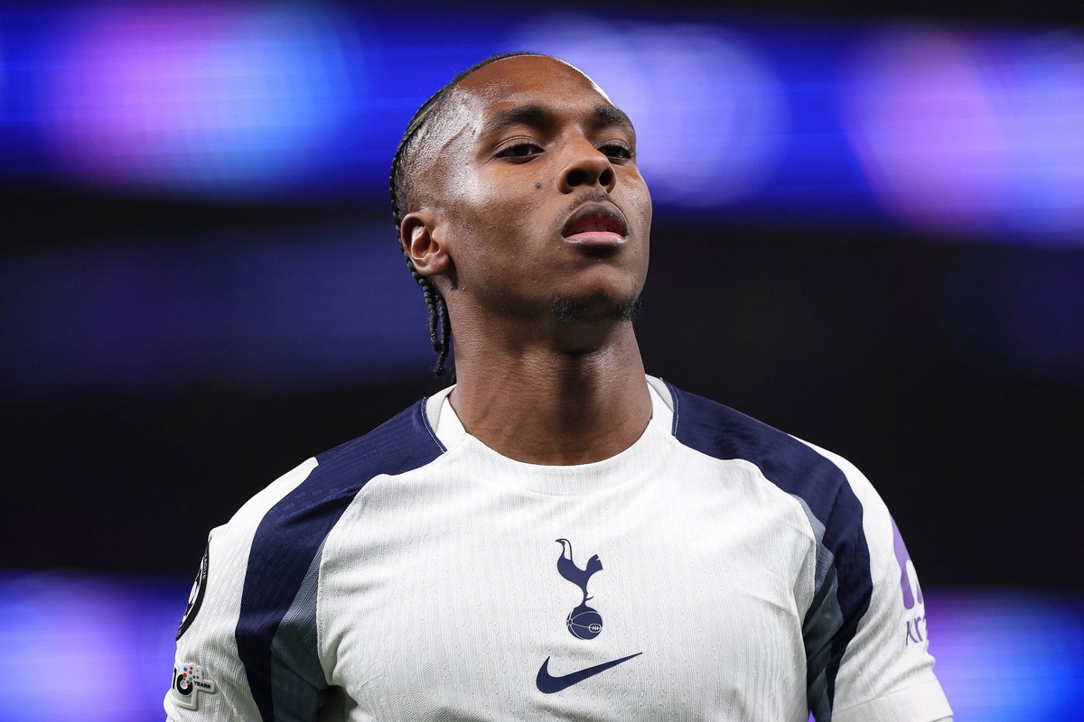 ActuFoot_'s tweet image. 🚨 𝗠𝗔𝗧𝗛𝗬𝗦 𝗧𝗘𝗟 🇫🇷 𝗘𝗦𝗧 𝗗𝗘 𝗡𝗢𝗨𝗩𝗘𝗔𝗨 𝗘𝗫𝗖𝗟𝗨 𝗗𝗘 𝗟𝗔 𝗟𝗜𝗦𝗧𝗘 𝗗𝗘 𝗧𝗢𝗧𝗧𝗘𝗡𝗛𝗔𝗠 𝗣𝗢𝗨𝗥 𝗟𝗔 𝗟𝗜𝗚𝗨𝗘 𝗗𝗘𝗦 𝗖𝗛𝗔𝗠𝗣𝗜𝗢𝗡𝗦 ! ❌🥶

Le Français pourrait quitter les Spurs cet hiver. 👋 

🗞️ @lequipe