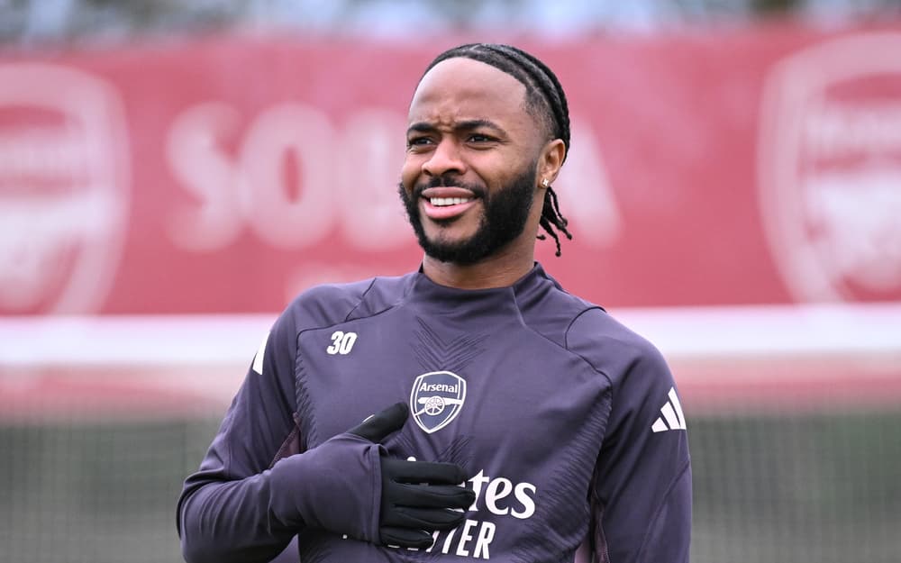 TheBlueDodger's tweet image. 🚨 Napoli are discussing whether to sign Raheem Sterling on loan. However the player is believed to be keen on a move to Fulham this month, but how interested the club are in him this time remains to be seen.

(@SkySport) #CFC