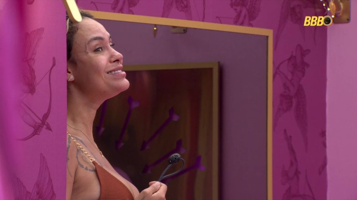 Dantinhas's tweet image. Sarah: "Constelação eu amei fazer! Eu constelei a minha vida inteira, inteira, inteira. Eu fui fazer um projeto no ano passado, e fui fazer umas 8 sessões de 3, 4 horas de Constelação. Constelei minha vida inteira."

Aline: "Constelação é ótima." #BBB26