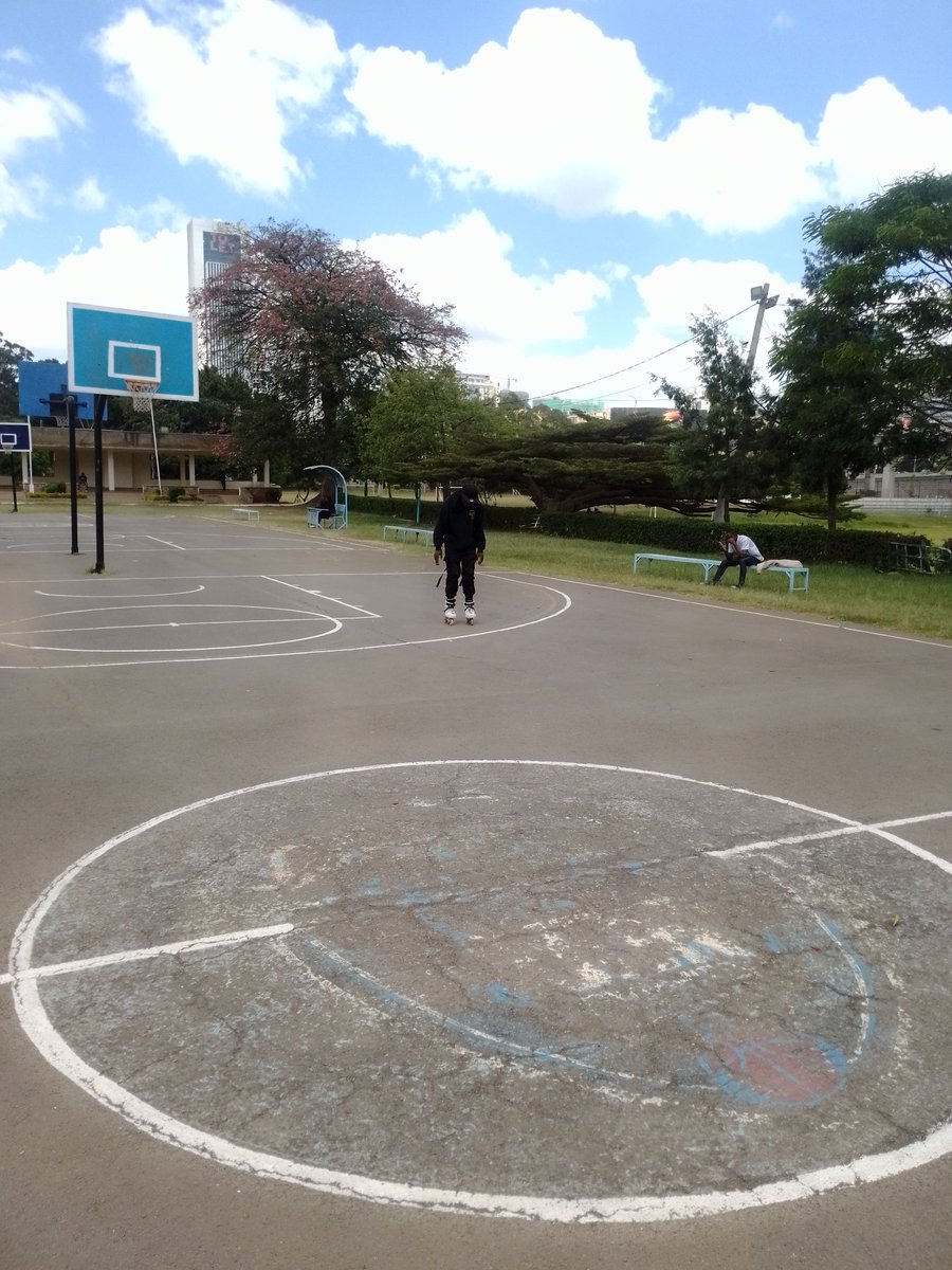 keziahgitau03's tweet photo. Enganging in  our favorite physical activity enables us take care of our mental and physical well being.
#The real and reality#mentalhealthtips #WeareUoN https://t.co/kJLTiZjjl2