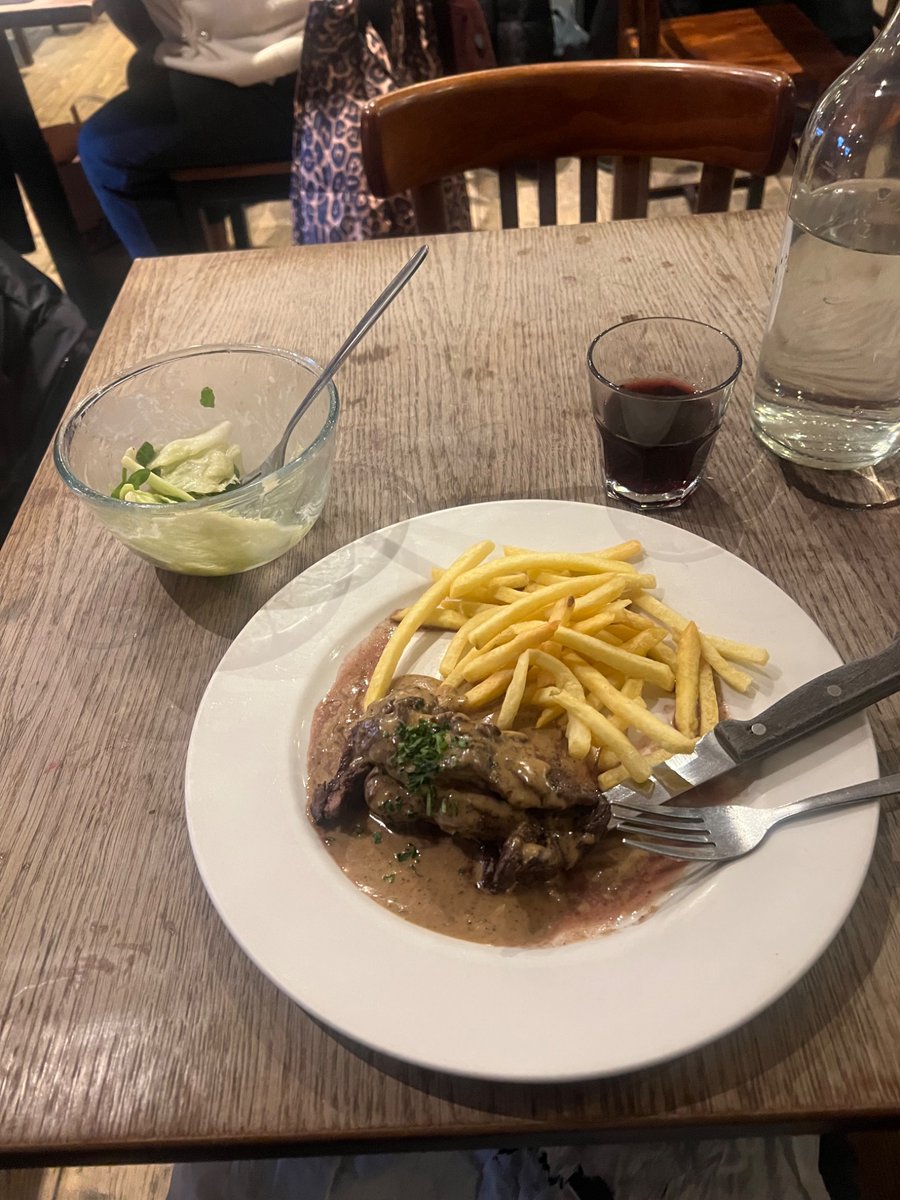 Cellularvice's tweet image. Lunch for one.. gobbled up the chocolate mousse and double espresso before taking a pic