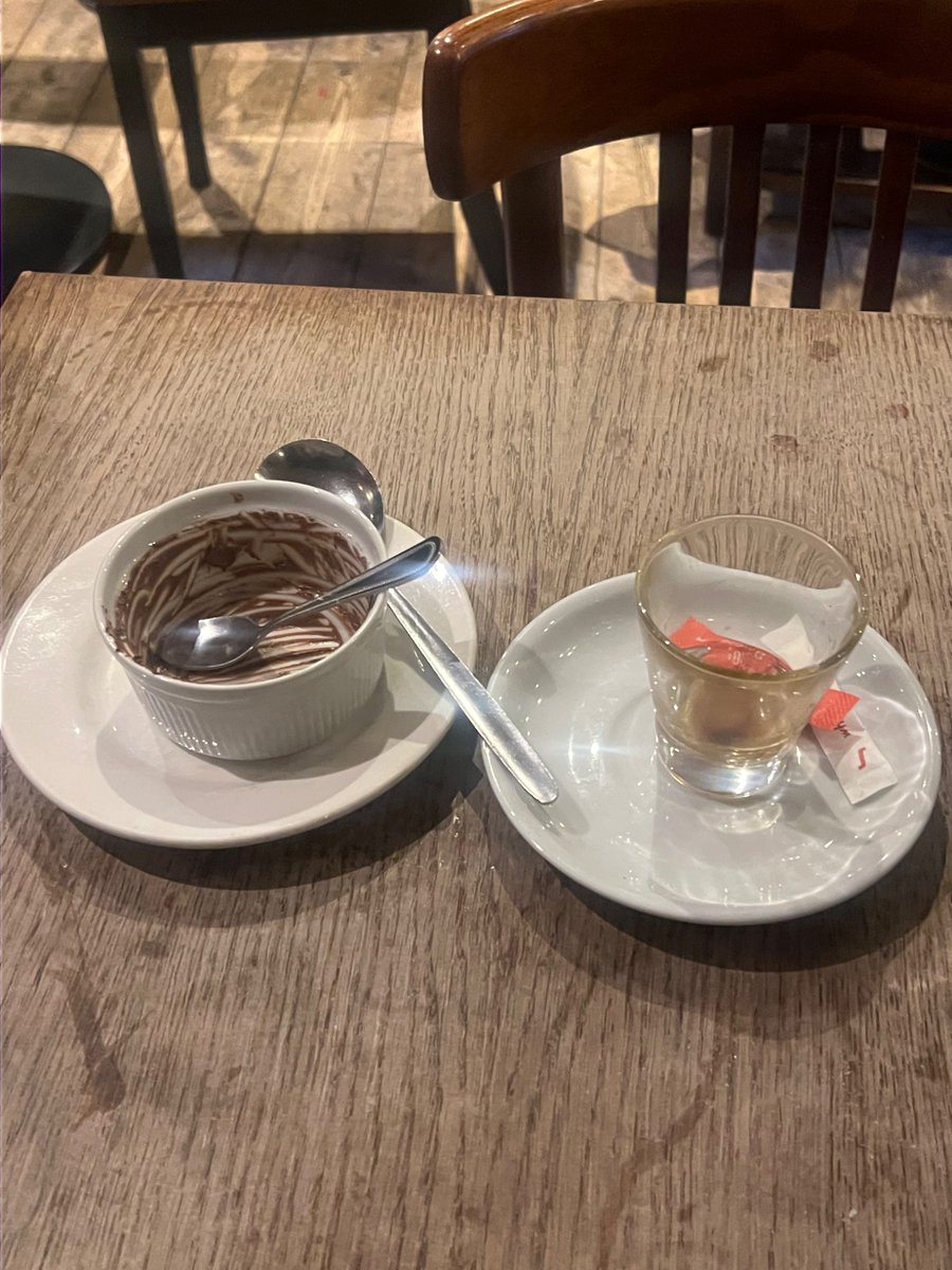 Cellularvice's tweet image. Lunch for one.. gobbled up the chocolate mousse and double espresso before taking a pic