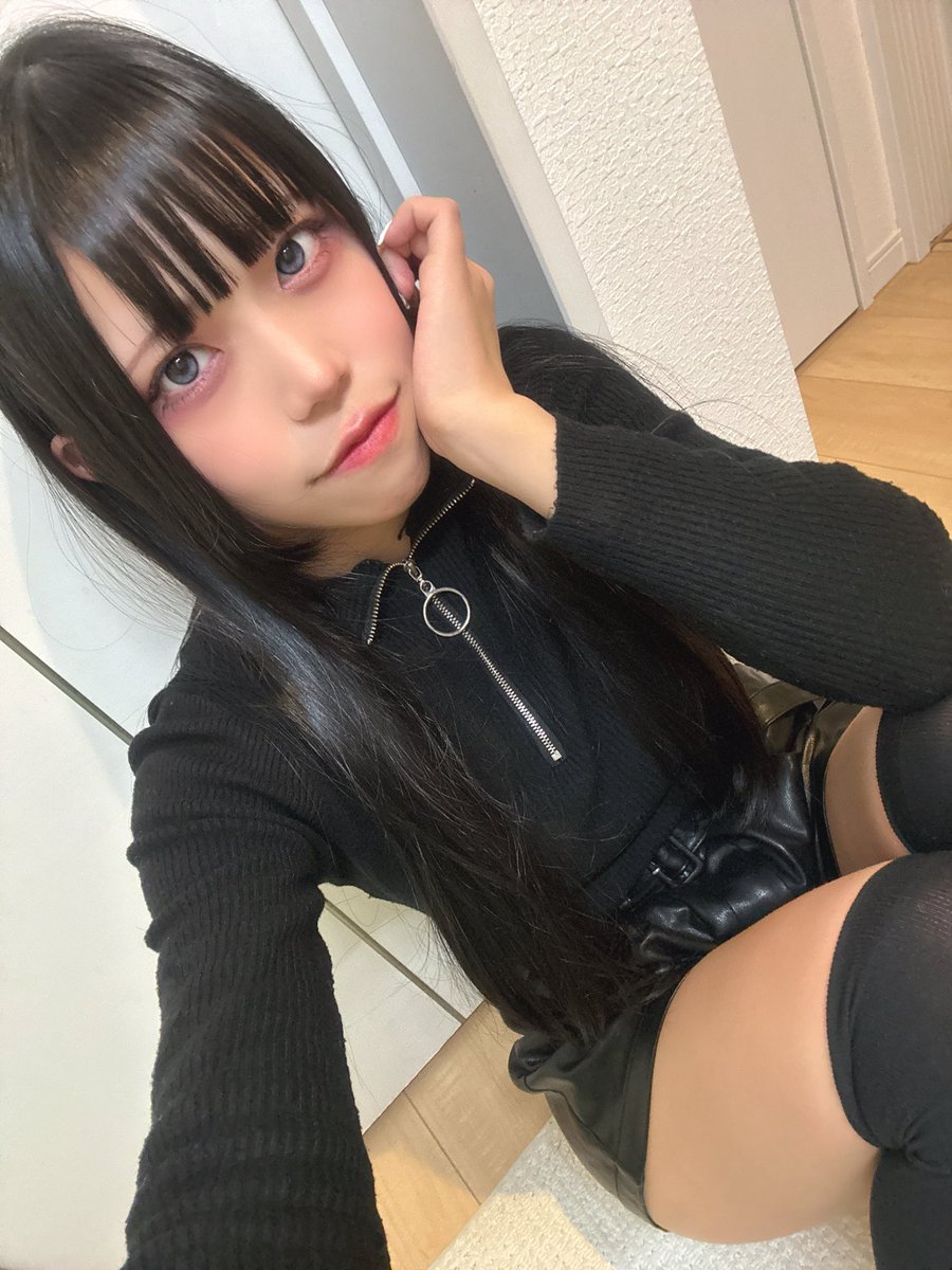 前髪急に迷走しちゃって、先週3日に分けてちょっとずつちょっとずつ