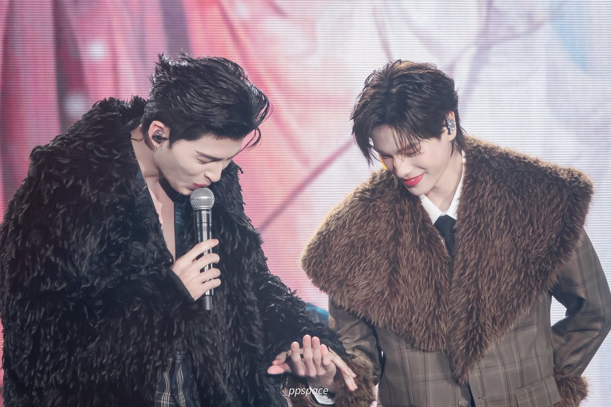 มาลงเก็บตก ดูไปเล่นๆเพลินๆตานะคะ จะพยายามไม่เอาแอคซ้ำกับที่ลงไปแล้ว แต่ถ้าซ้ำก็ช่างมันนะคะ ทำในฮอลคืออย่างงง ขำด้วยไรด้วย 5655555555555

#MeAndTheeSeriesAfterParty
#ปอนด์ภูวินทร์