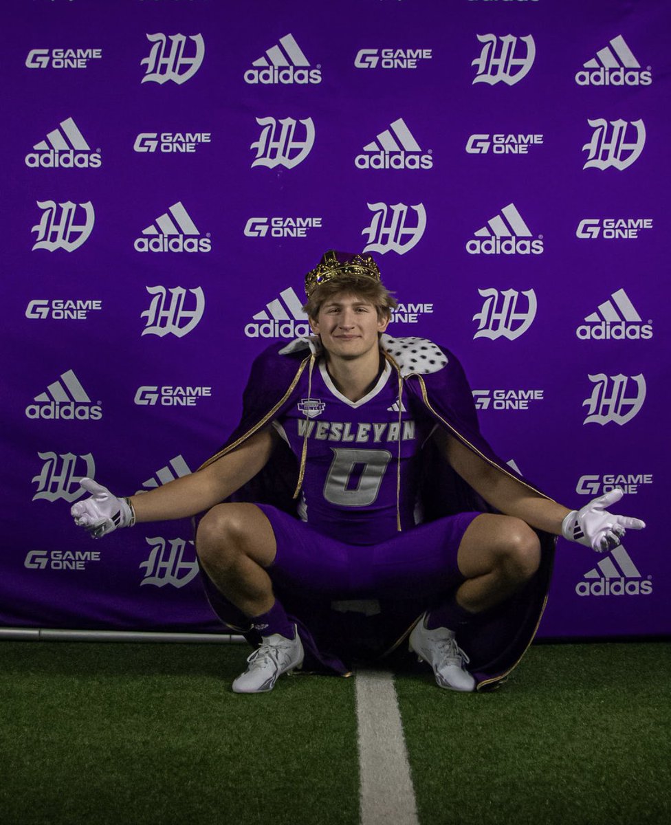 SisloKyle's tweet photo. After a great visit I’m blessed to receive an offer from @kwc_football!#digin @CoachYoung41 @phil_jacobs16 @AndrewBabyroo31 @Playmakerhaddox  @TheD_Zone @MIexposure @PrepRedzoneMI @samuel_cook71 https://t.co/diMuA0k0ol