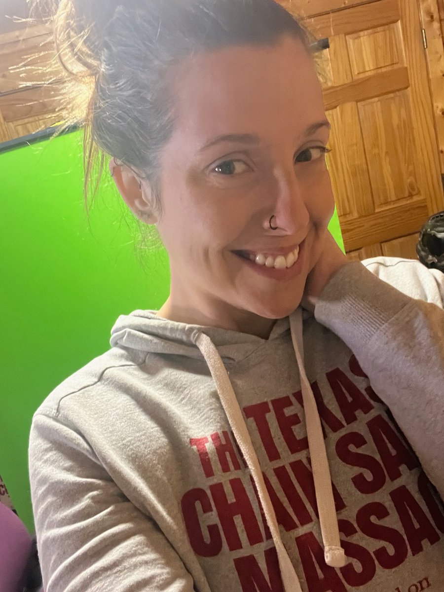 She is ALIVE! 

Twitch.tv/kintinue

More Star Rupture