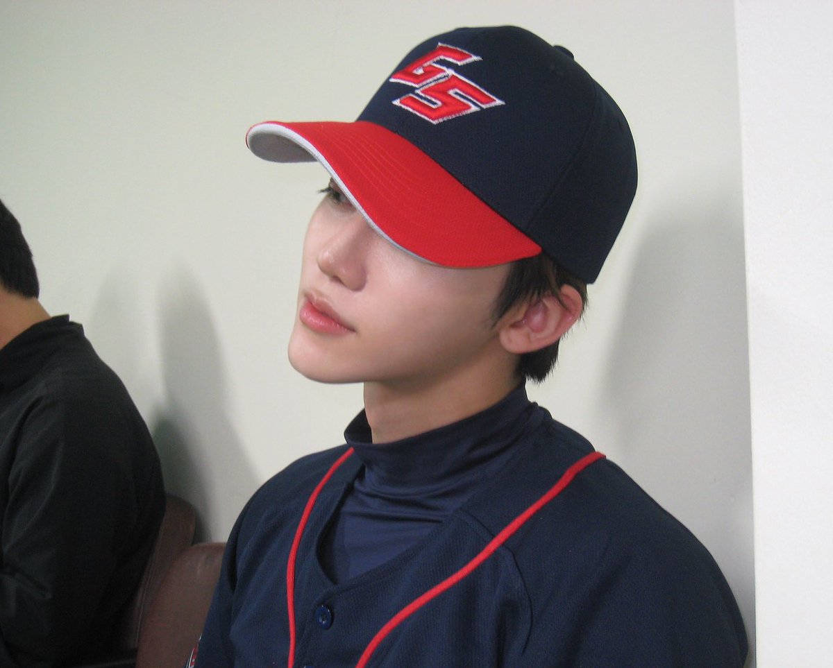 재민이 인스타💙

나 권태희 새로 전학 온 전학생이야