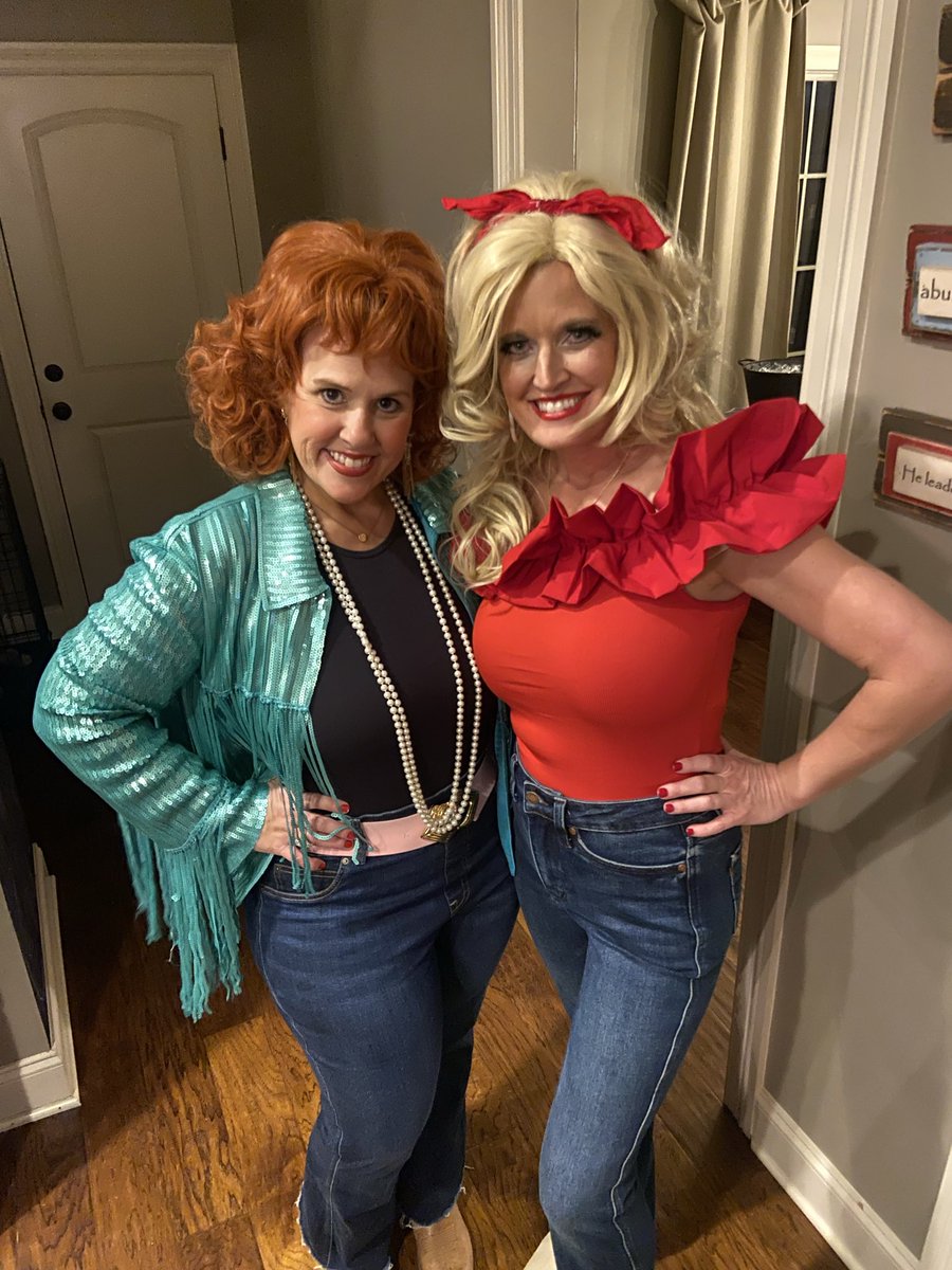 ahbynum's tweet photo. Happy 80th Birthday, Dolly!!! 🎉🦋 https://t.co/xPKWlcgkx3
